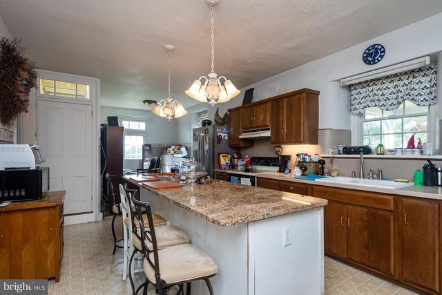 1112 W BRIDGE ST, Spring City, PA 19475