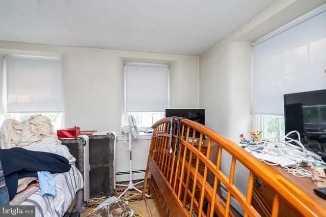 1112 W BRIDGE ST, Spring City, PA 19475