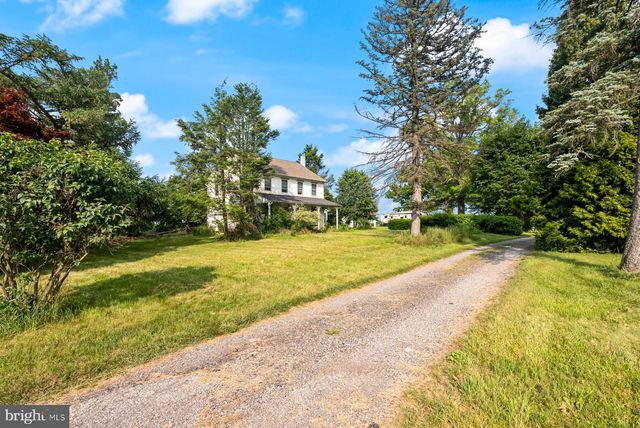 1112 W BRIDGE ST, Spring City, PA 19475