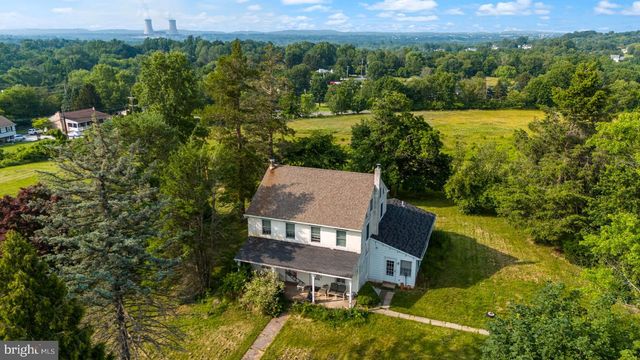 1112 W BRIDGE ST, Spring City, PA 19475