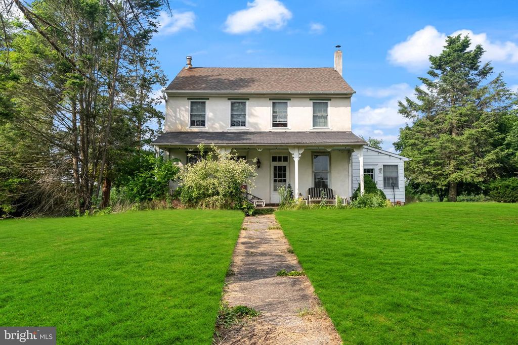 1112 W BRIDGE ST, Spring City, PA 19475