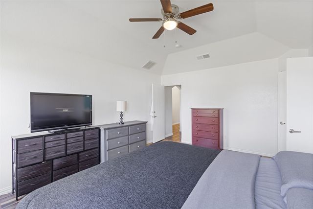 926 Morgan Drive, Burleson, TX 76028