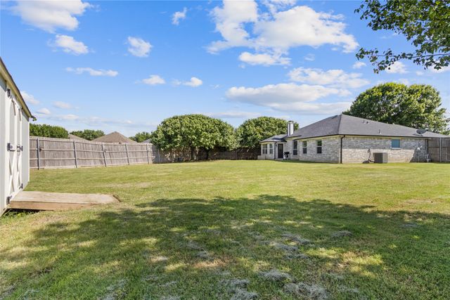 926 Morgan Drive, Burleson, TX 76028