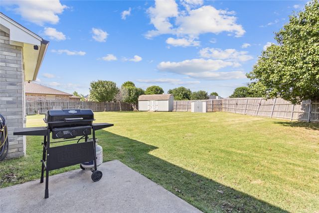 926 Morgan Drive, Burleson, TX 76028