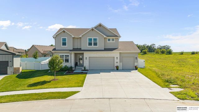 18483 Prestwick Avenue, Omaha, NE 68136