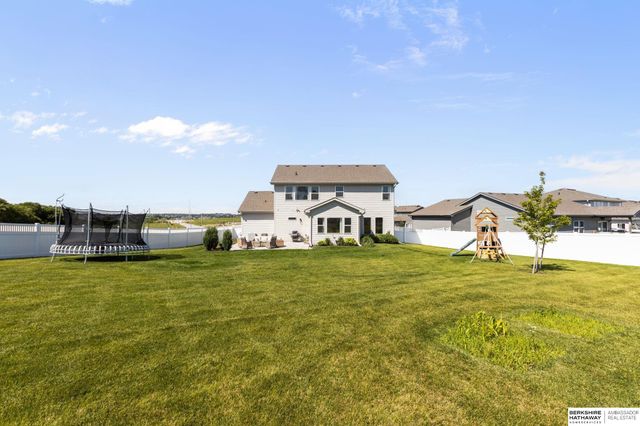 18483 Prestwick Avenue, Omaha, NE 68136