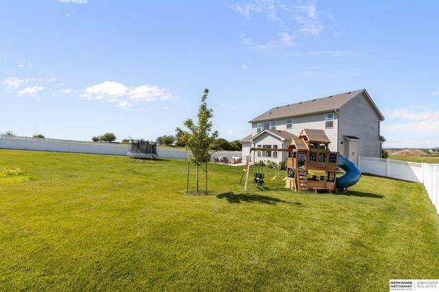 18483 Prestwick Avenue, Omaha, NE 68136