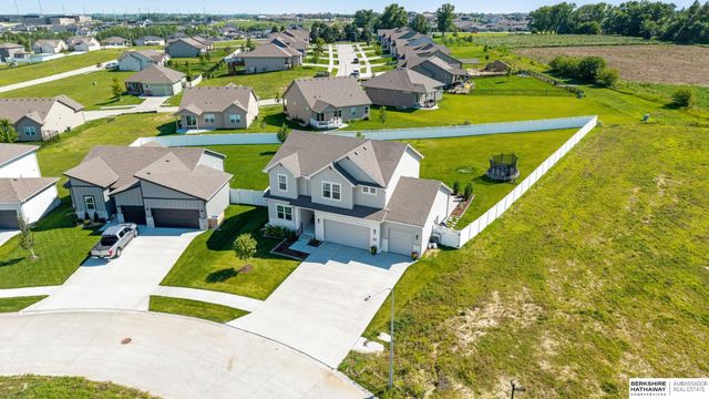 18483 Prestwick Avenue, Omaha, NE 68136