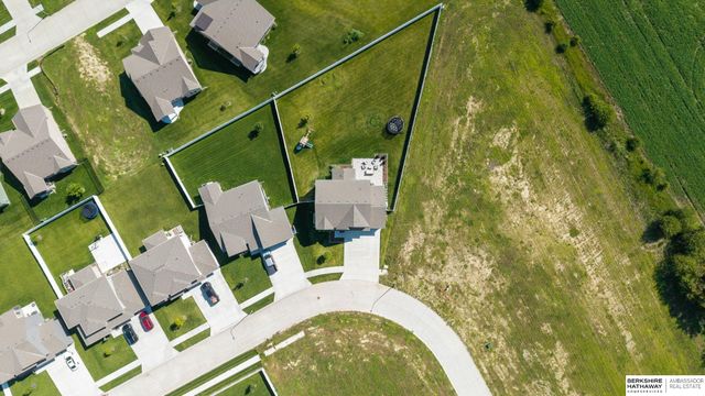 18483 Prestwick Avenue, Omaha, NE 68136
