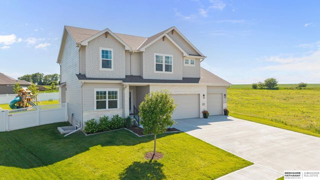 18483 Prestwick Avenue, Omaha, NE 68136