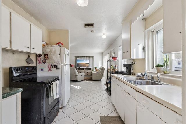 825 E CHURCH AVE, Longwood, FL 32750