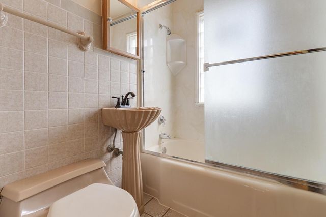3230 W Ruskin STREET, Milwaukee, WI 53215