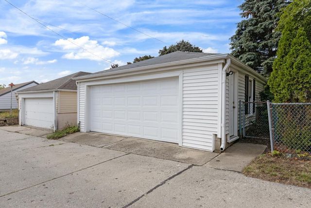 3230 W Ruskin STREET, Milwaukee, WI 53215