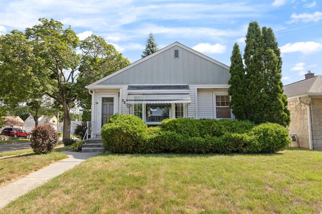 3230 W Ruskin STREET, Milwaukee, WI 53215