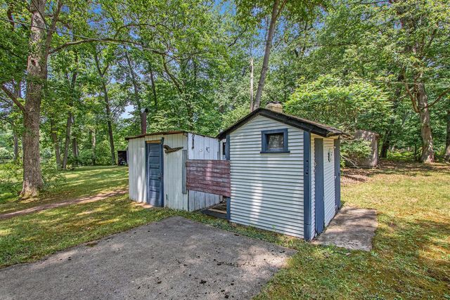 14931 Bachelor Island, Buchanan, MI 49107