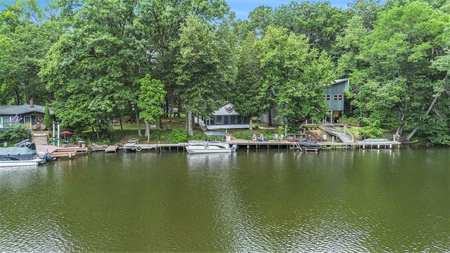 14931 Bachelor Island, Buchanan, MI 49107