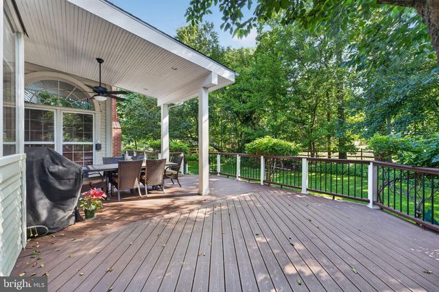 6616 MCCAMBELL CL, Centreville, VA 20120