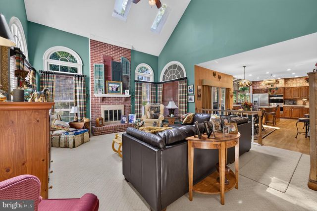 6616 MCCAMBELL CL, Centreville, VA 20120