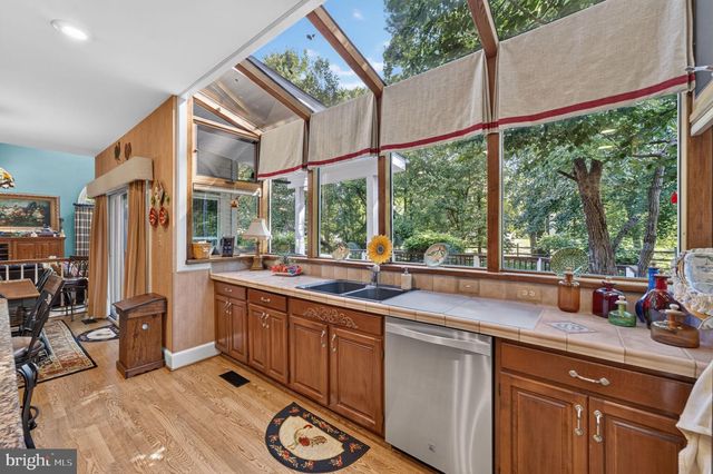 6616 MCCAMBELL CL, Centreville, VA 20120