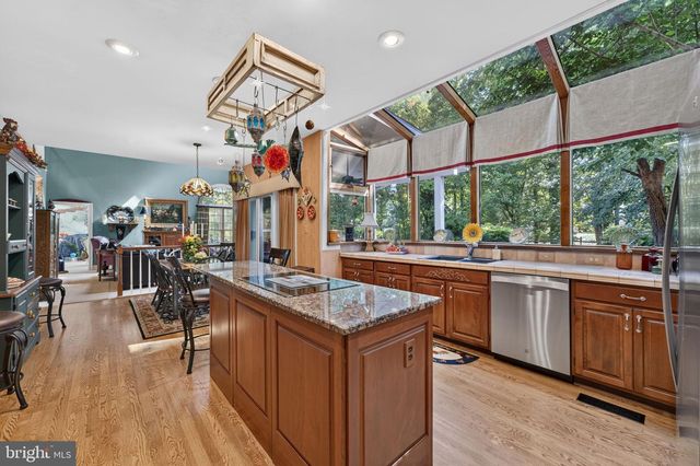 6616 MCCAMBELL CL, Centreville, VA 20120