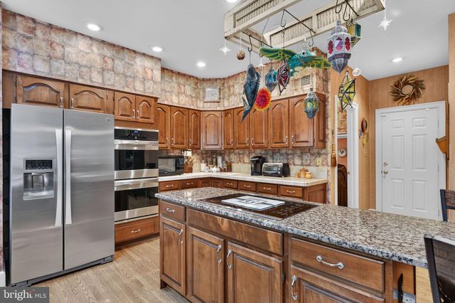 6616 MCCAMBELL CL, Centreville, VA 20120