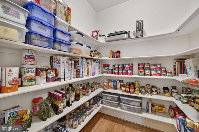 6616 MCCAMBELL CL, Centreville, VA 20120
