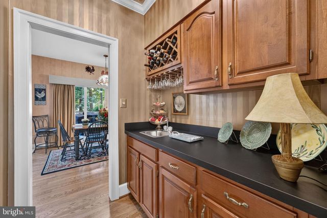 6616 MCCAMBELL CL, Centreville, VA 20120