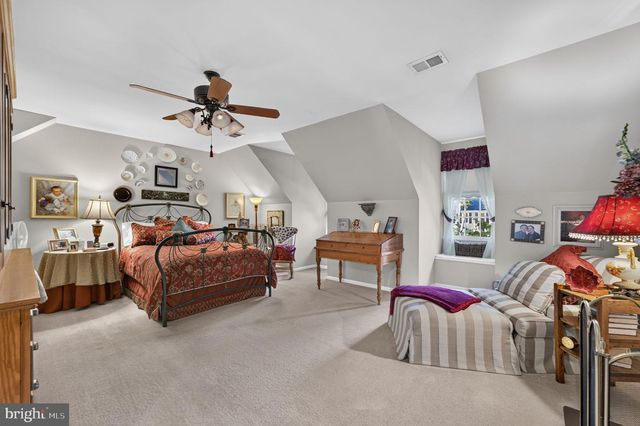 6616 MCCAMBELL CL, Centreville, VA 20120