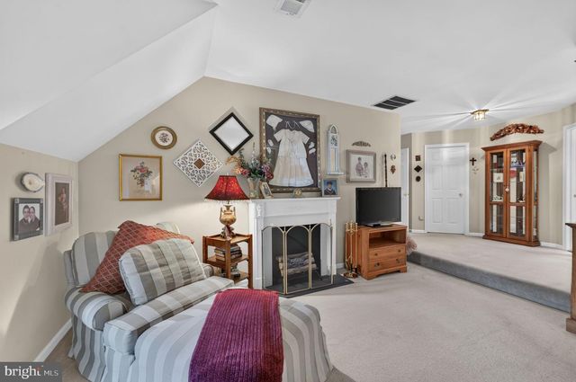 6616 MCCAMBELL CL, Centreville, VA 20120
