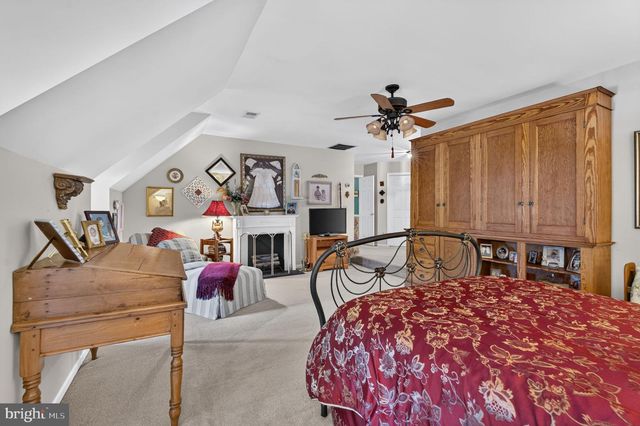 6616 MCCAMBELL CL, Centreville, VA 20120