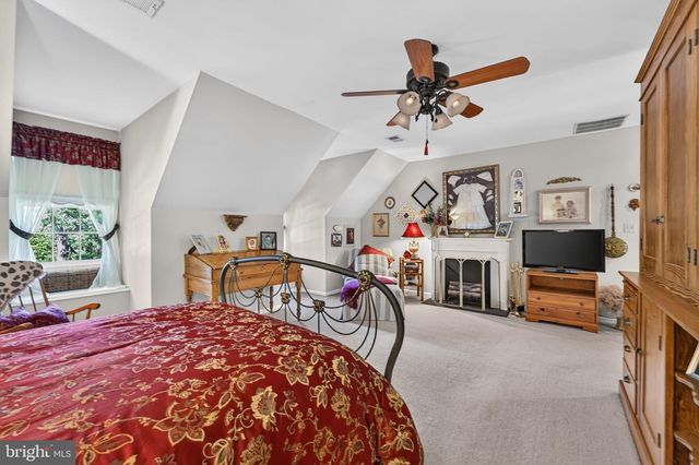 6616 MCCAMBELL CL, Centreville, VA 20120