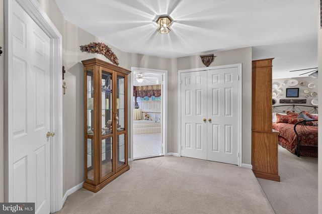 6616 MCCAMBELL CL, Centreville, VA 20120