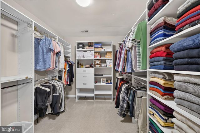 6616 MCCAMBELL CL, Centreville, VA 20120