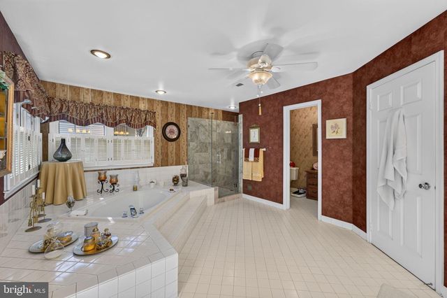 6616 MCCAMBELL CL, Centreville, VA 20120