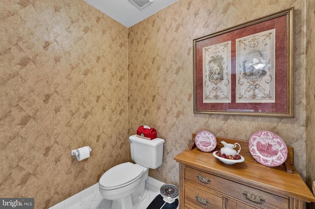 6616 MCCAMBELL CL, Centreville, VA 20120
