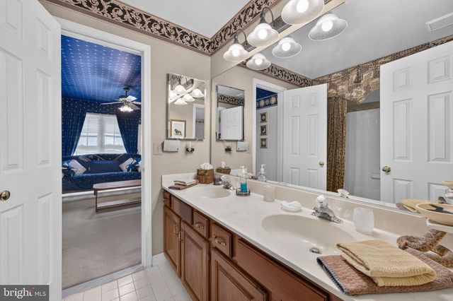 6616 MCCAMBELL CL, Centreville, VA 20120