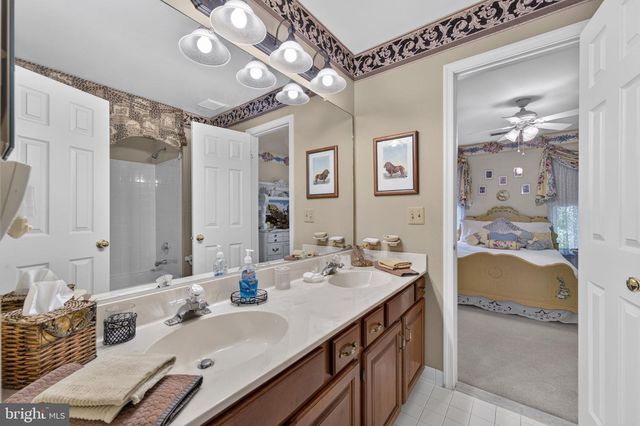 6616 MCCAMBELL CL, Centreville, VA 20120