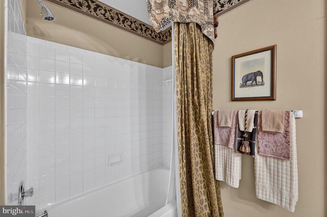 6616 MCCAMBELL CL, Centreville, VA 20120