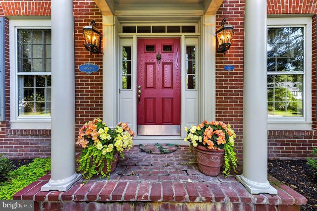 6616 MCCAMBELL CL, Centreville, VA 20120