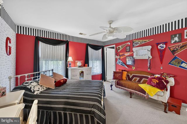 6616 MCCAMBELL CL, Centreville, VA 20120