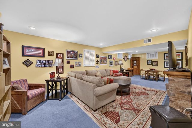 6616 MCCAMBELL CL, Centreville, VA 20120