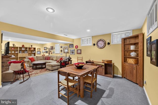 6616 MCCAMBELL CL, Centreville, VA 20120