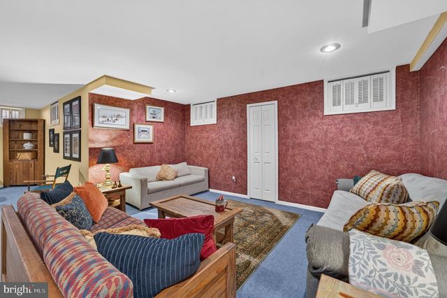 6616 MCCAMBELL CL, Centreville, VA 20120