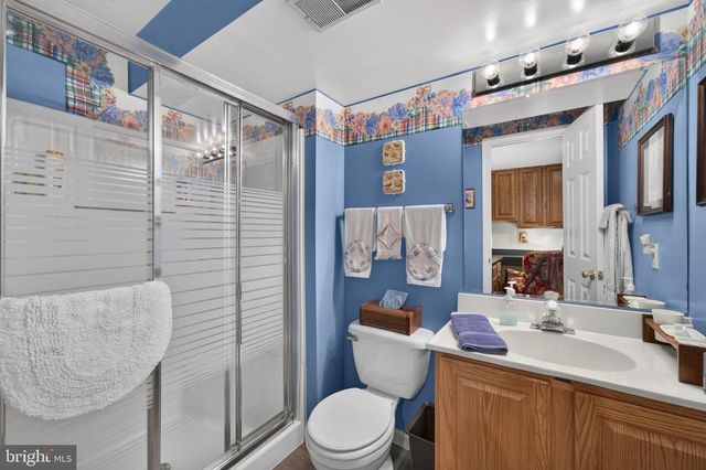 6616 MCCAMBELL CL, Centreville, VA 20120