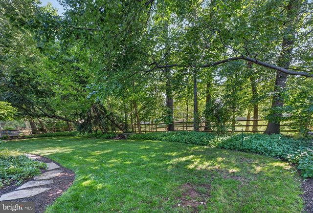 6616 MCCAMBELL CL, Centreville, VA 20120