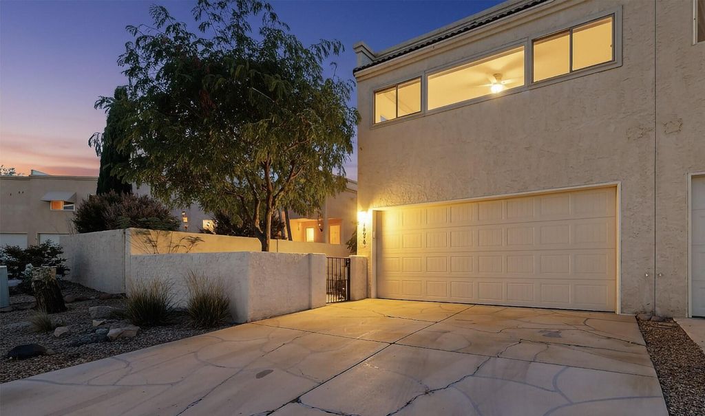 10016 DEL CHAPARRAL Court NE, Albuquerque, NM 87111