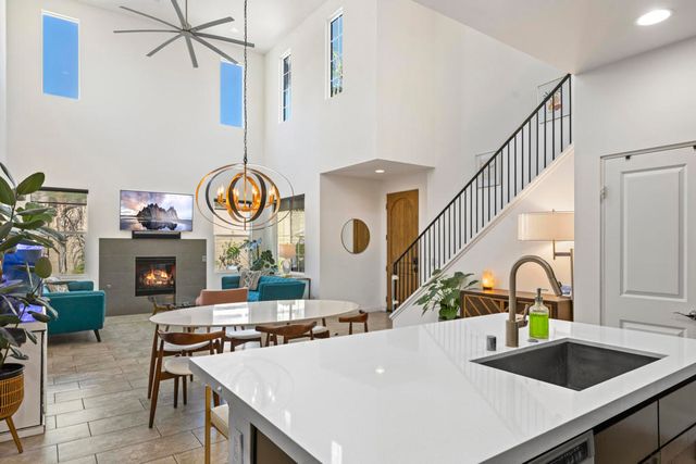 419 Tan Oak Drive, Palm Springs, CA 92262