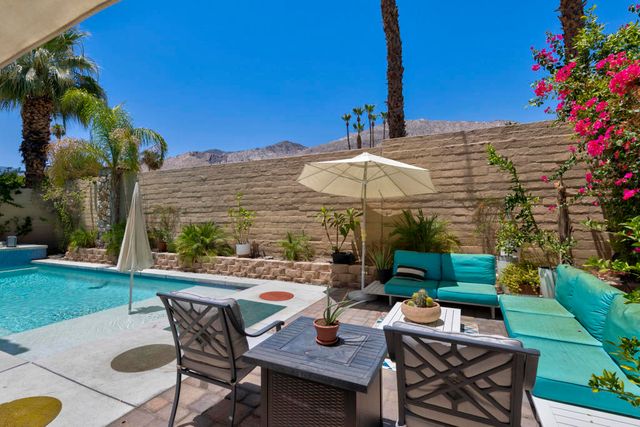 419 Tan Oak Drive, Palm Springs, CA 92262