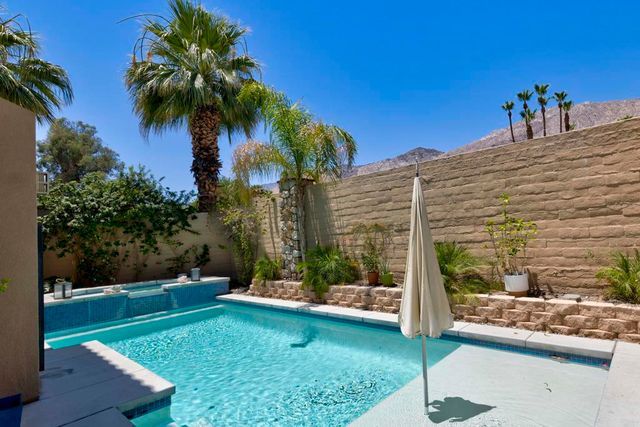 419 Tan Oak Drive, Palm Springs, CA 92262