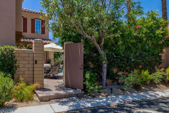 419 Tan Oak Drive, Palm Springs, CA 92262